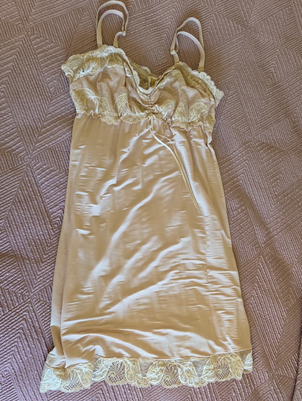 Incredibly Silky Smooth Lace-Trim Stretchy Satin Chemise Slip in Cream L